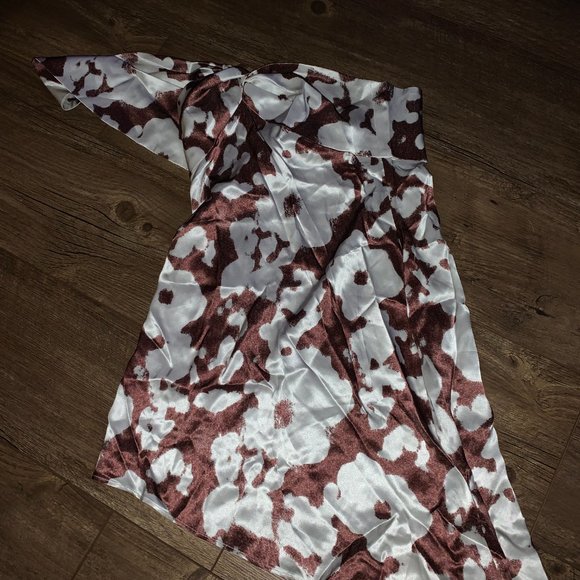 One-Shoulder Asymmetrical Floral Silk Dress - Picture 3 of 5